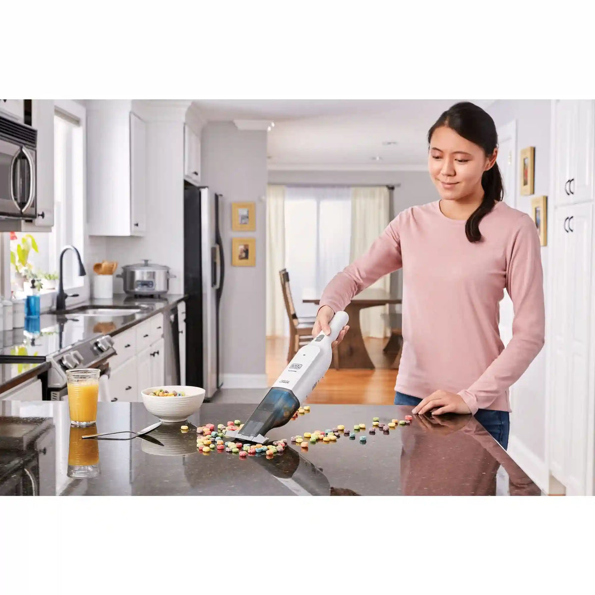 12V MAX* Handheld Vacuum Cordless, dustbuster® AdvancedClean™